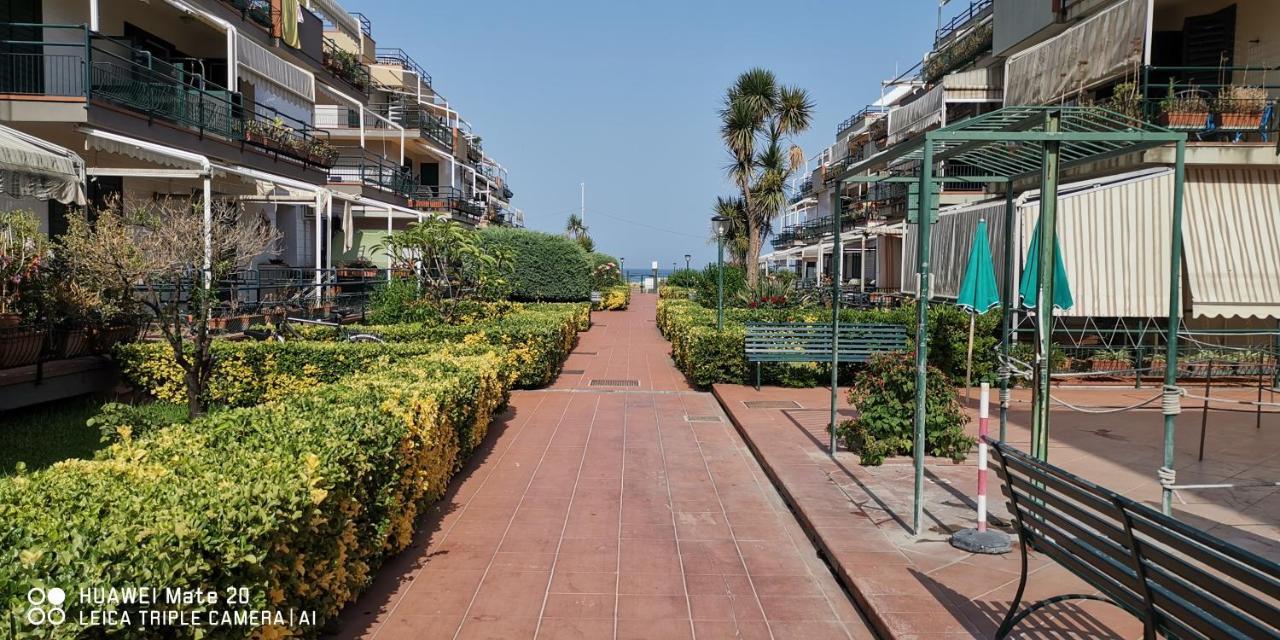 Sea Garden, Fronte Mare Con Piscina Apartment Mascali Luaran gambar