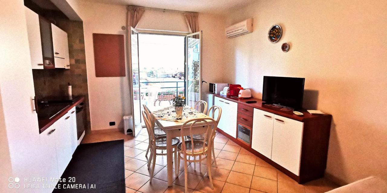 Sea Garden, Fronte Mare Con Piscina Apartment Mascali Luaran gambar